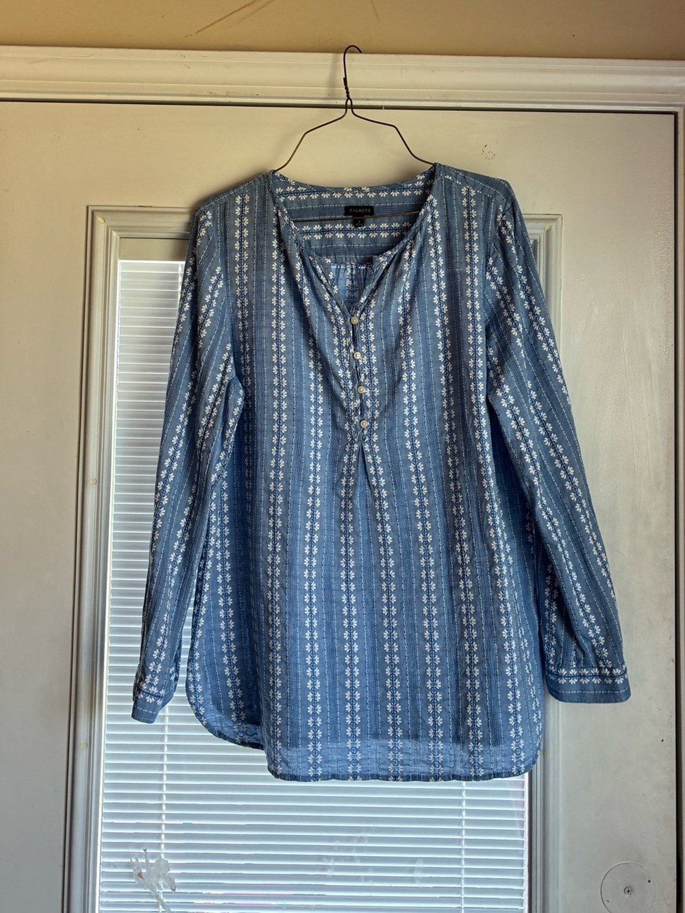 Women’s TALBOTS Lightweight Blouse Large
